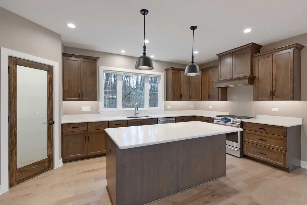 Custom_Homes_Kitchens-McHenry-7.webp