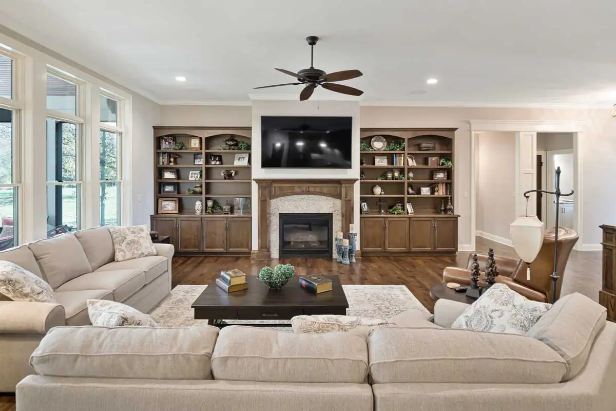 Hampshire_Custom_Home_Living_Rooms_Embassy_Construction-2.webp