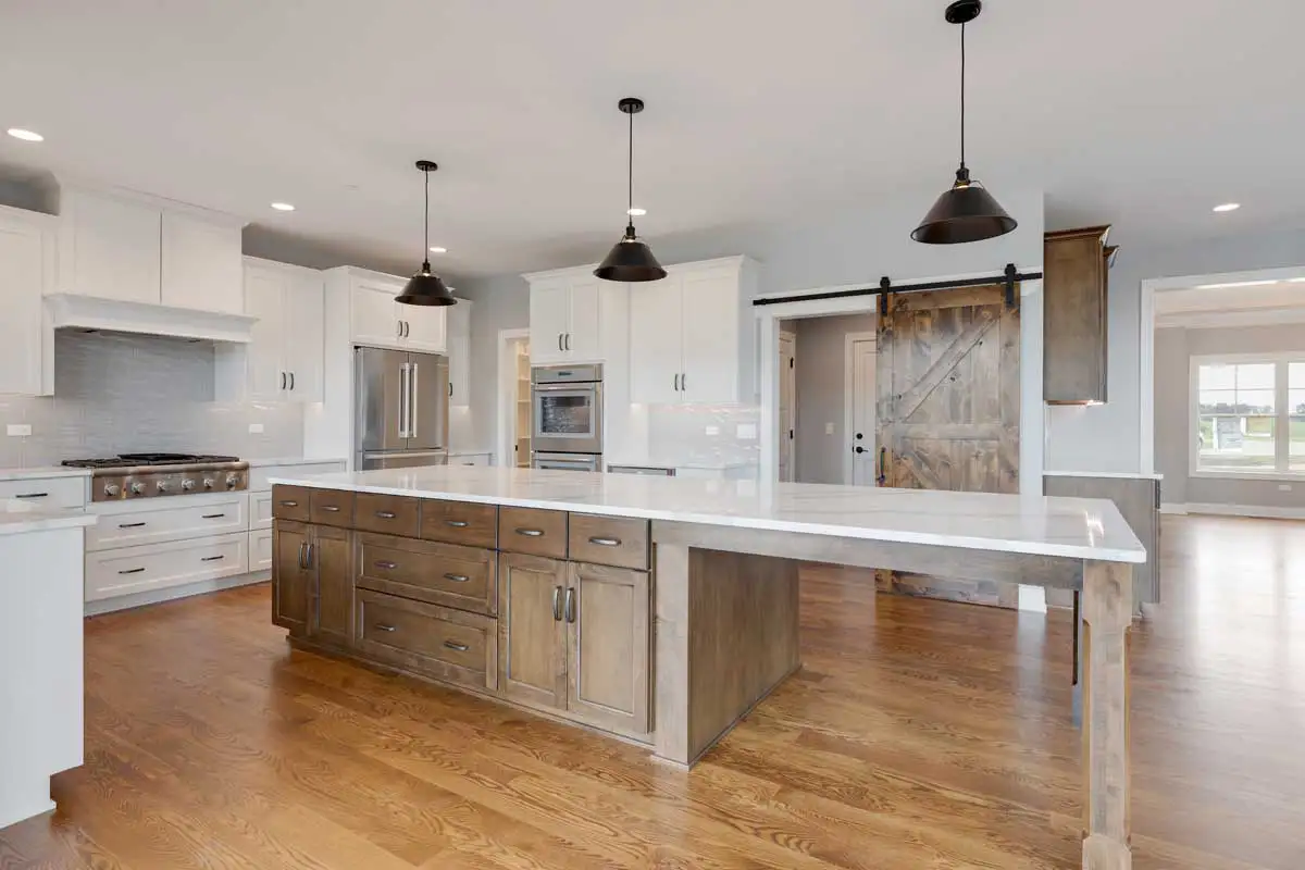 Huntley_Custom_Home_Kitchens-8.webp