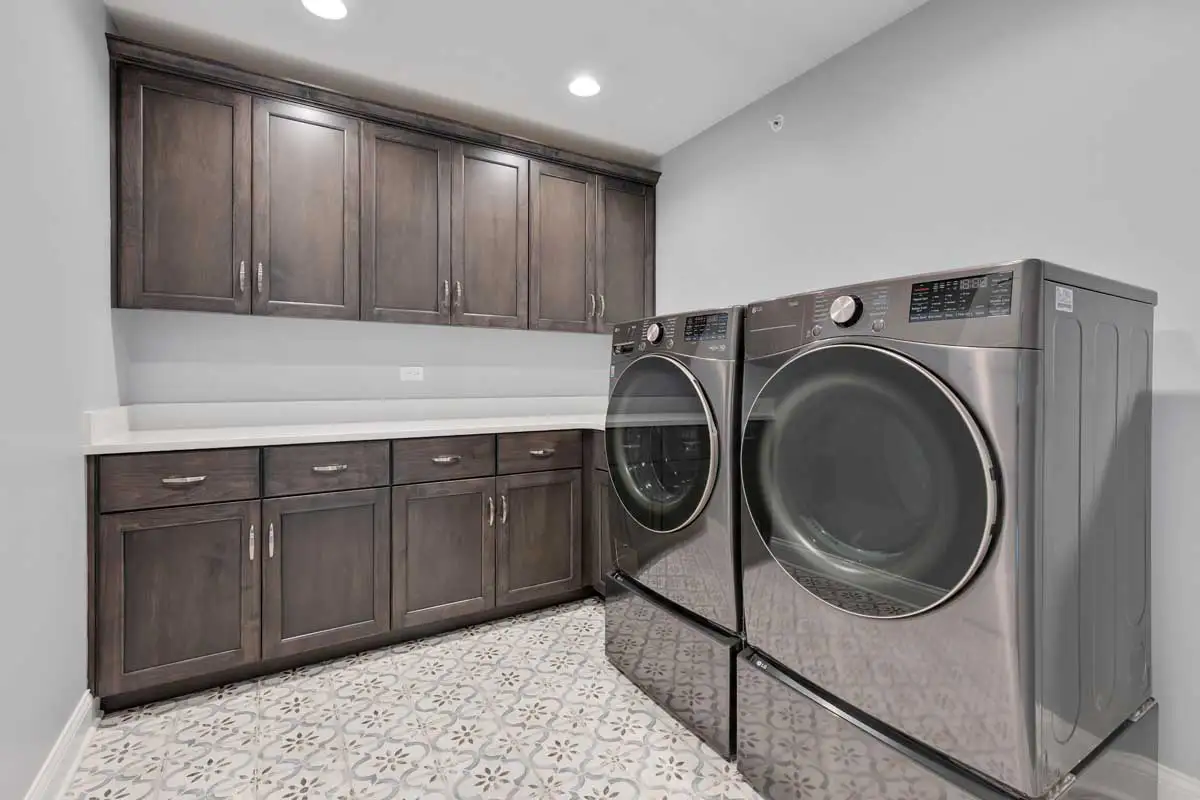 Laundry_Rooms_Luxury_functional_Custom-1.webp