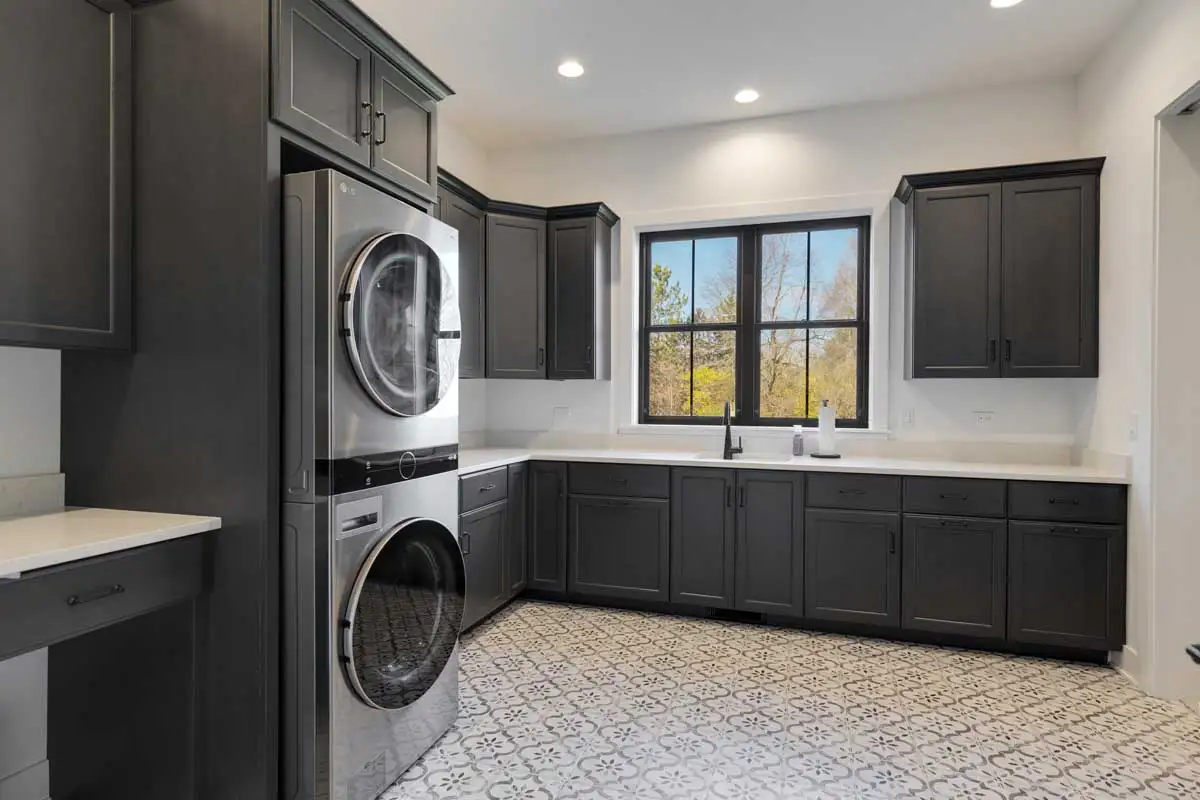 Laundry_Rooms_Luxury_functional_Custom-3.webp